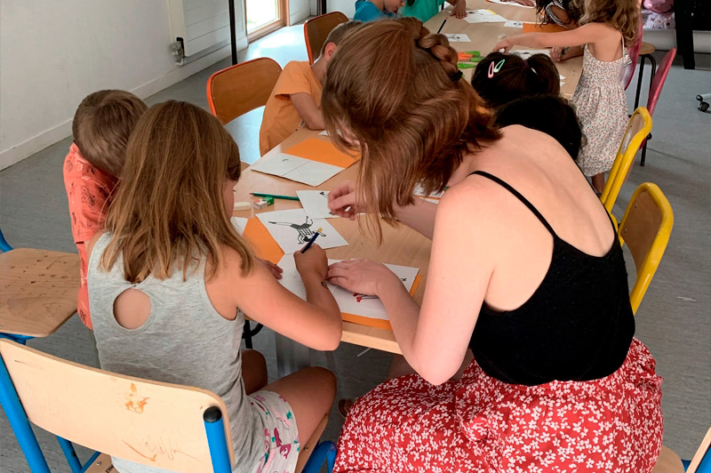 atelier artistique avec des enfants