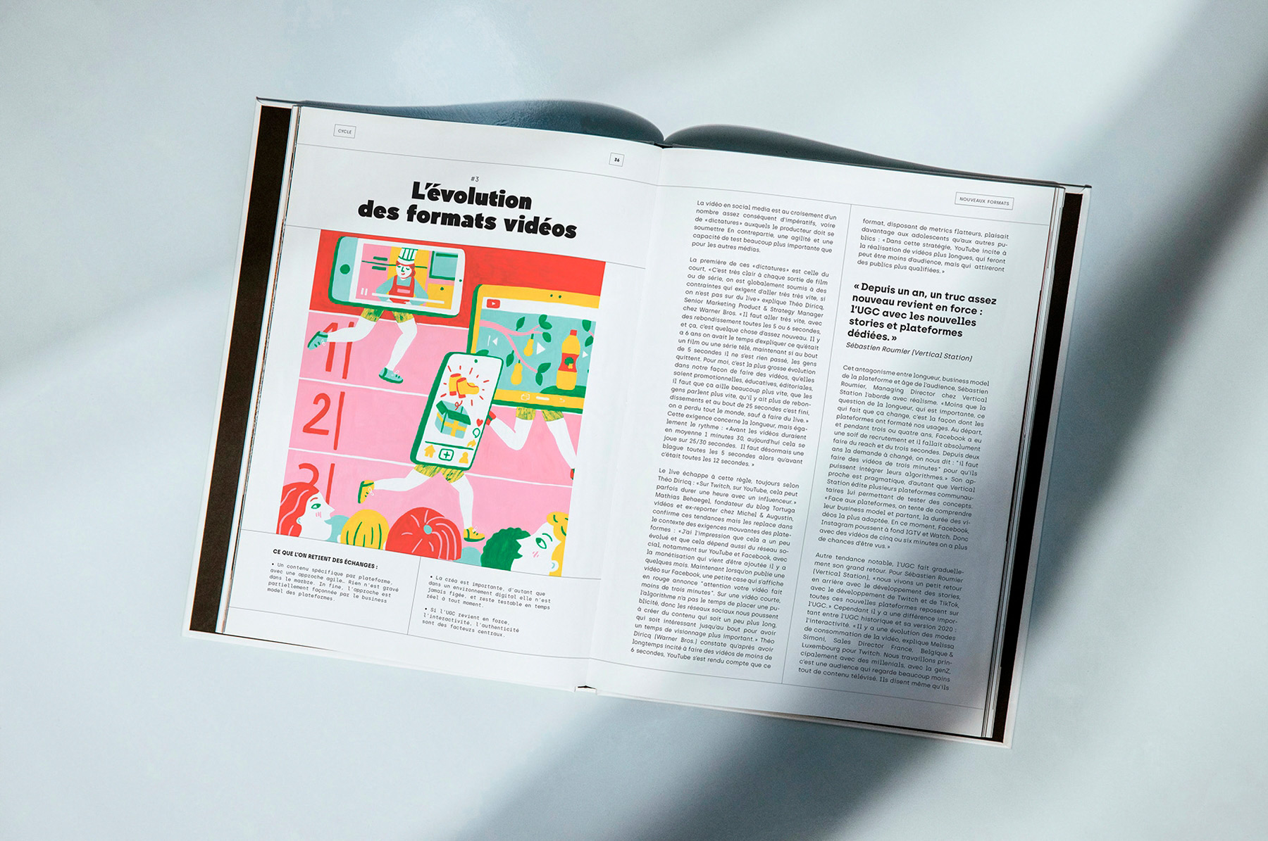 pages intérieures illustrées de la revue Les cahiers du Social Media Club